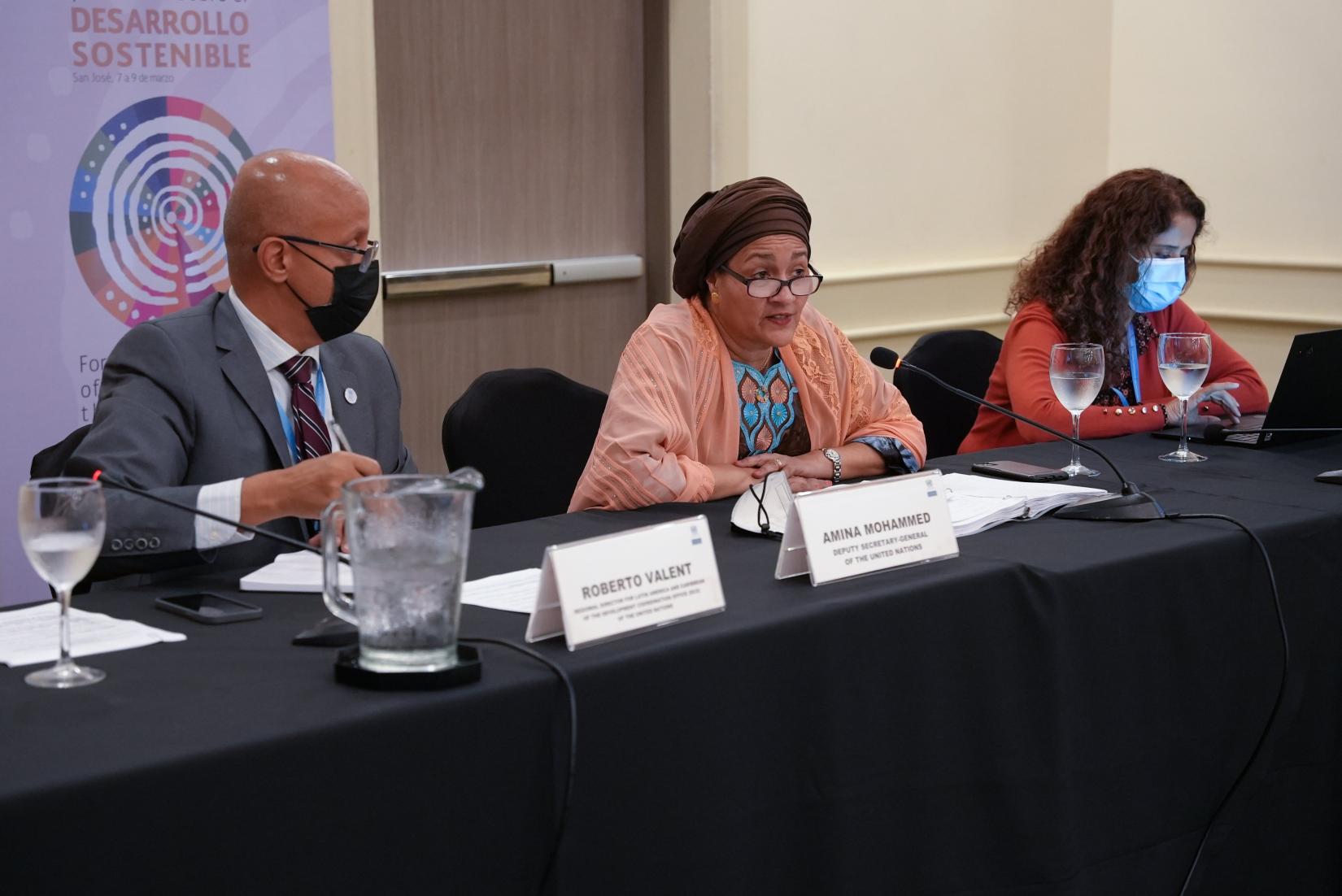Los Coordinadores Residentes y los Directores Regionales de toda América Latina y el Caribe se reunieron con la Vicesecretaria General en San José, Costa Rica
