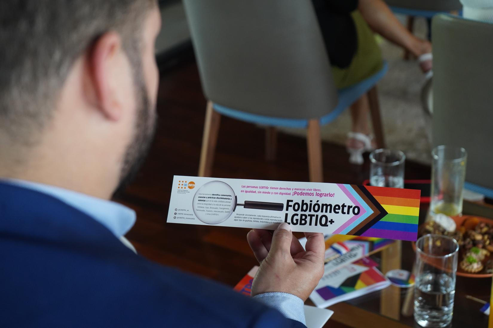 Persona lee "El Fobiómetro