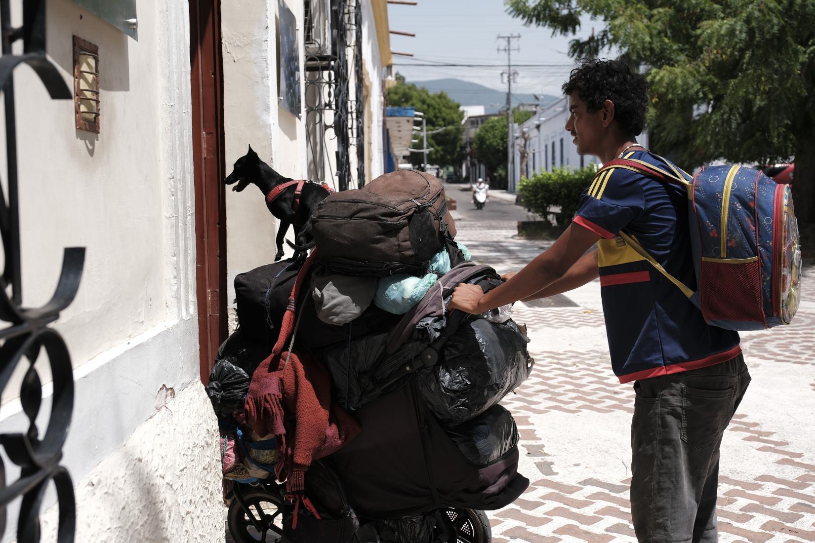 Joven ingresando a Centro de Alojamiento Temporal (CAT) – San Antonio, estado Táchira