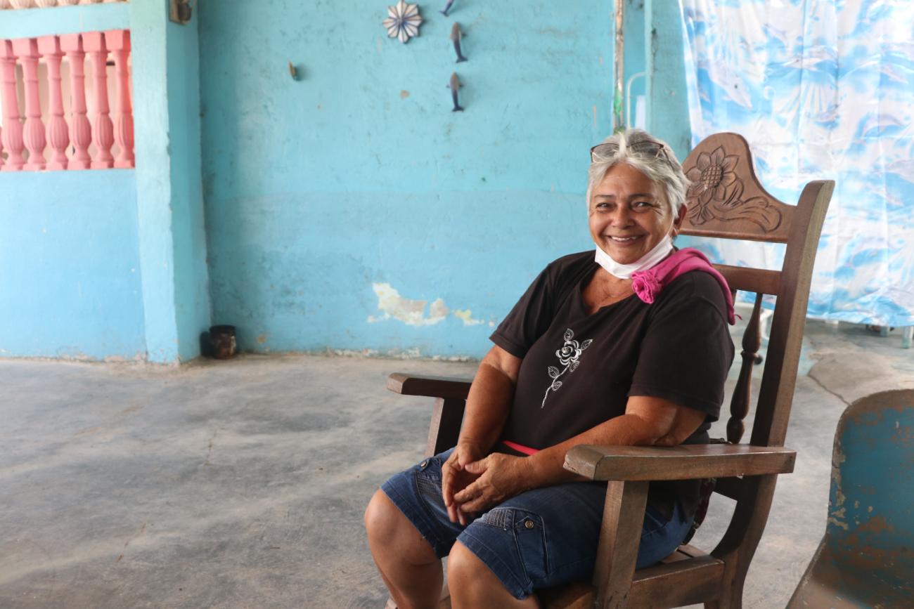 Carmen, de 75 años de edad, prestó su casa a Convite, socio del FHV, para realizar una jornada de salud a un grupo de adultos mayores en el estado Miranda. 